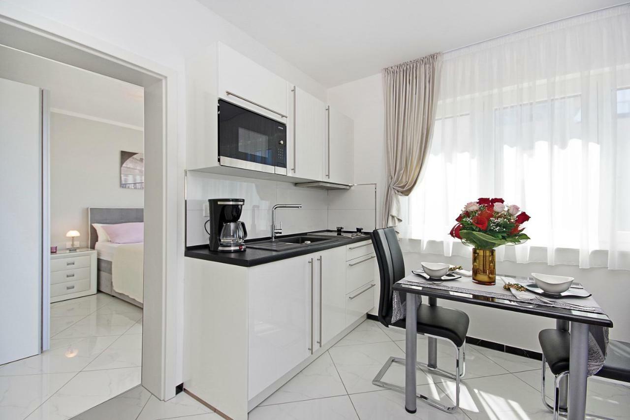 Villa Inis Makarska Bagian luar foto