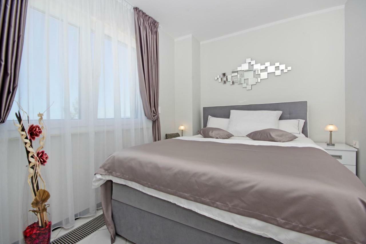 Villa Inis Makarska Bagian luar foto